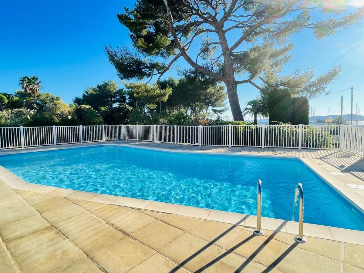 Tres Bel Appartement Face Au Port Santa -Piscine Saint-Raphael  Exterior photo