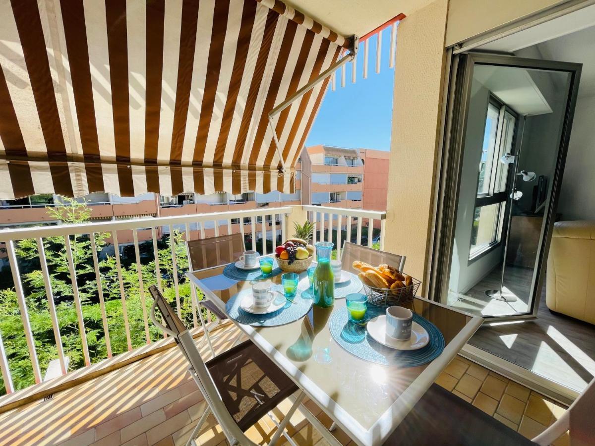 Tres Bel Appartement Face Au Port Santa -Piscine Saint-Raphael  Exterior photo
